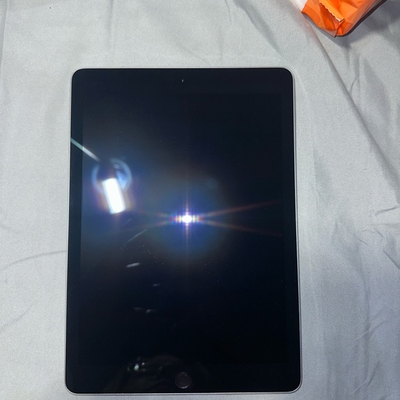iPad Pro 9.7 32GB Black WIFI Only - Picture 10 of 11